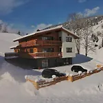 Chalet Modern With Sauna Near Area In Salzburgerland