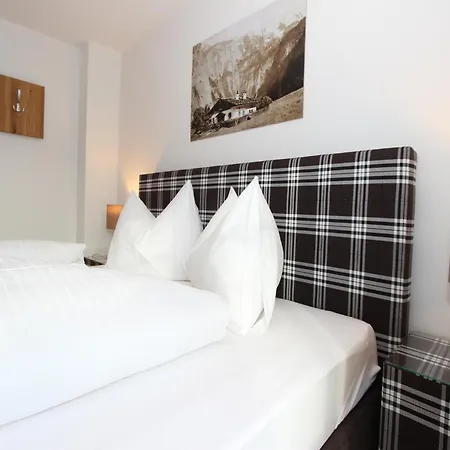 Chalet Modern With Sauna Near Area In Hinterglemm Salzburgerland
