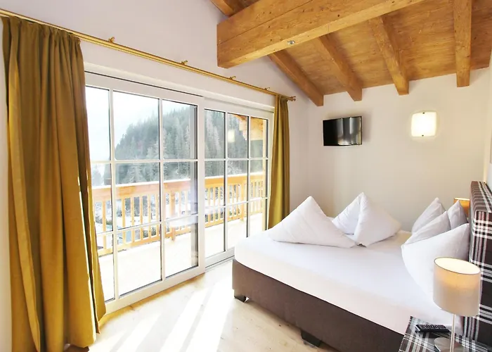 Σαλέ Modern With Sauna Near Area In Salzburgerland Σάαλμπαχ-Χίντεργκλεμ