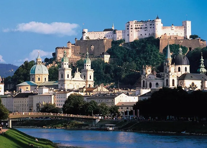 Modern With Sauna Near Area In Salzburgerland * Σάαλμπαχ-Χίντεργκλεμ